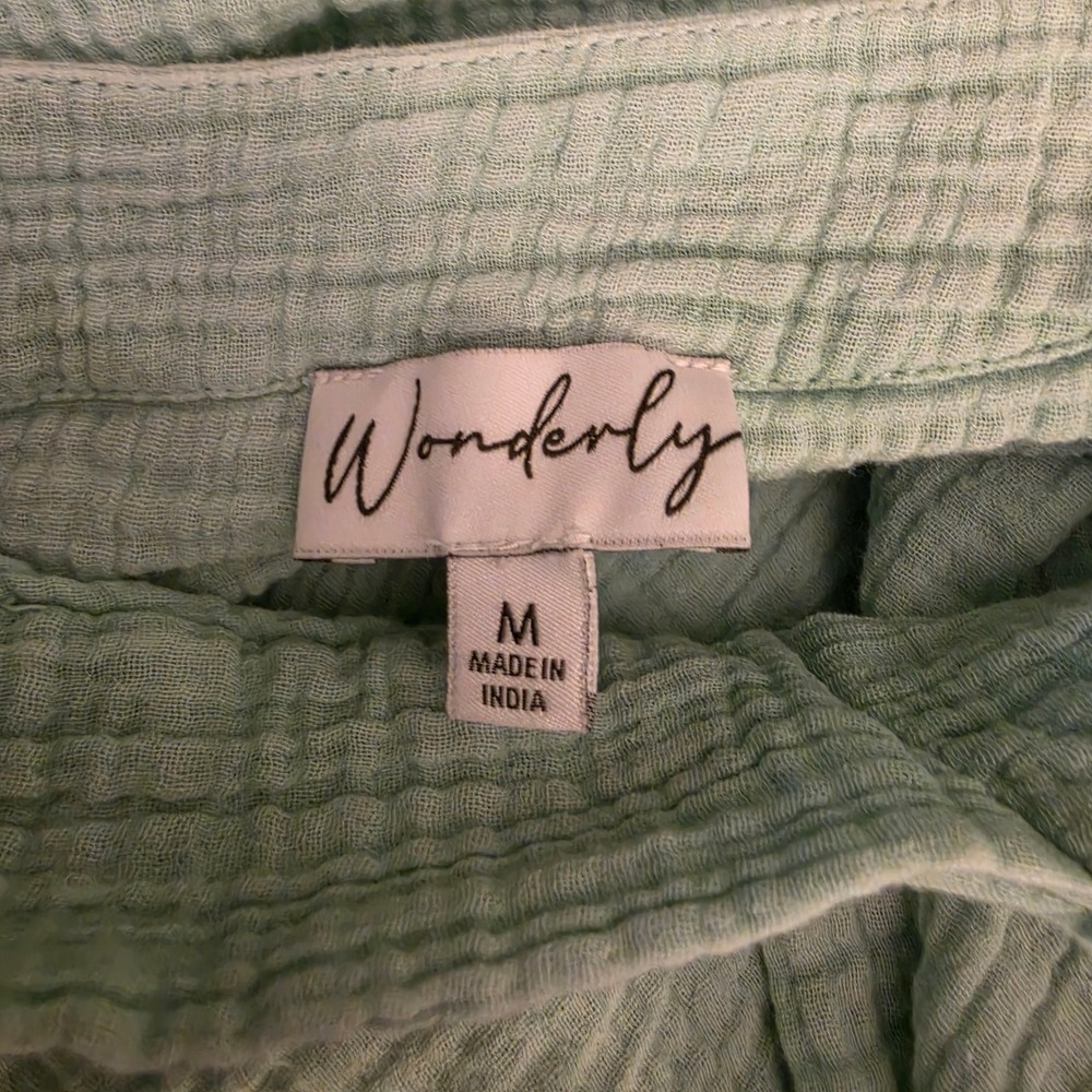 Wonderly 100% Cotton Sage Green Muslin Vneck High Low Blouse Size Medium GC - Picture 2 of 7